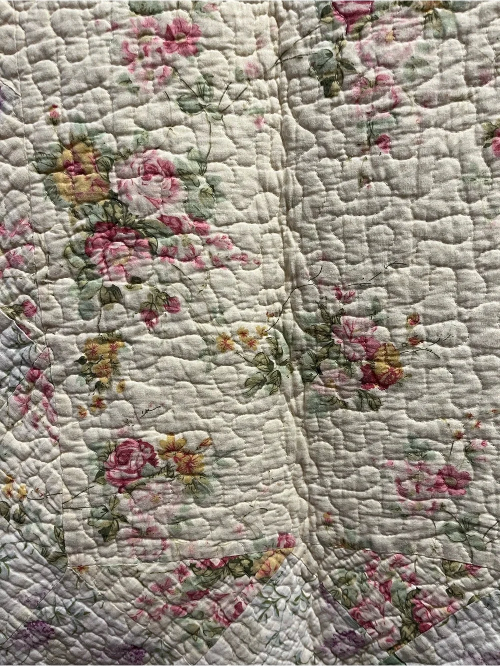 Greenland Home Furnishings floral quilt 90”x90”